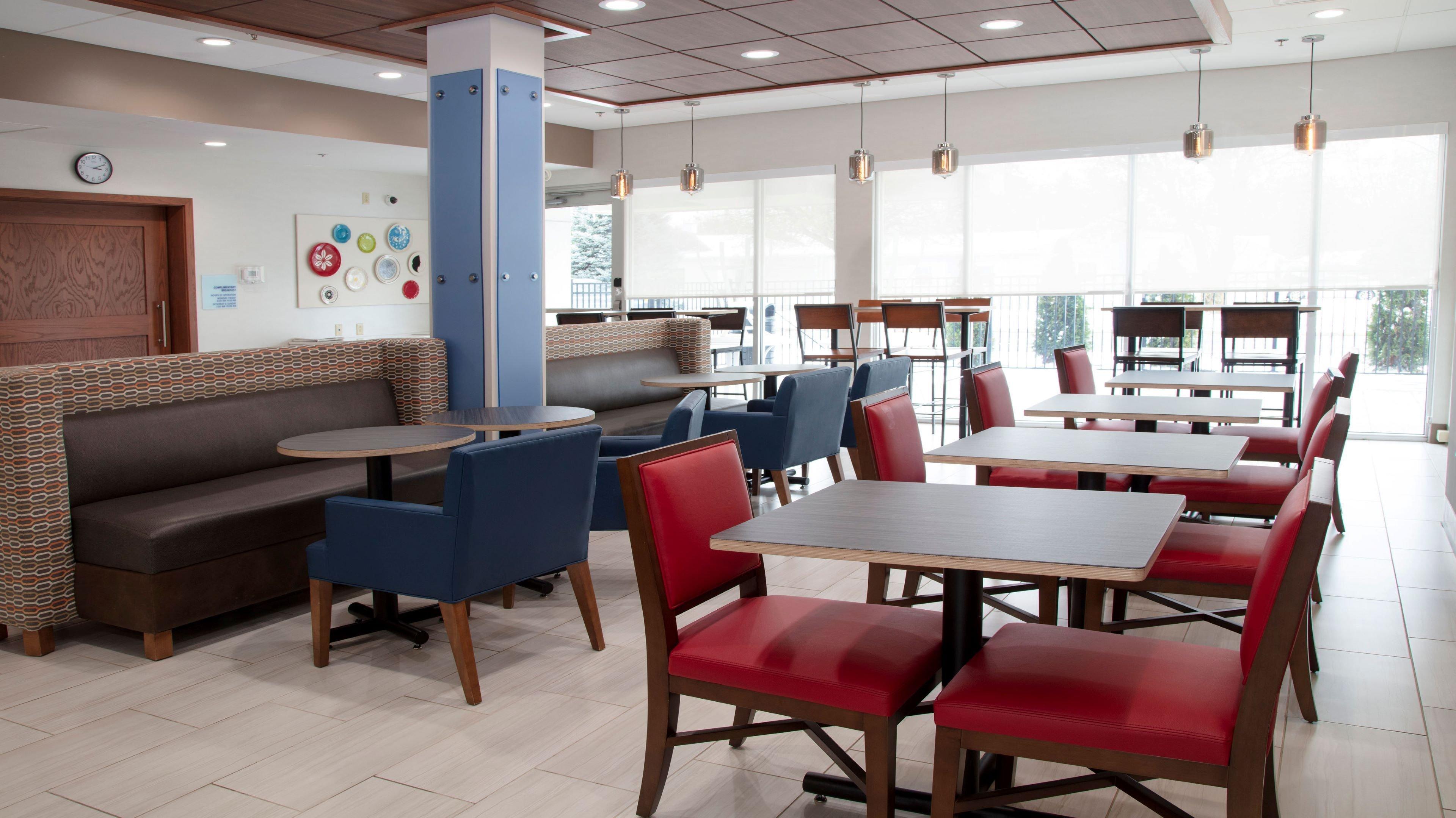 Holiday Inn Express & Suites - Marion By Ihg Exterior foto